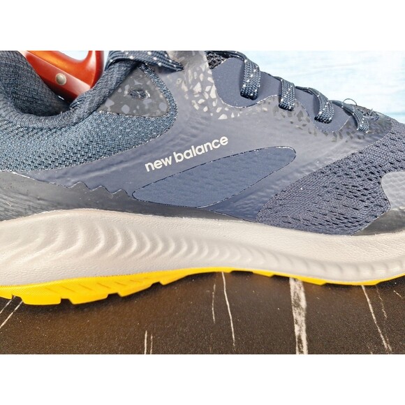 New Balance DynaSoft Nitrel v5 Trail Running Shoes Navy Gray Yellow Men\'s Sz 8.5 main image 6